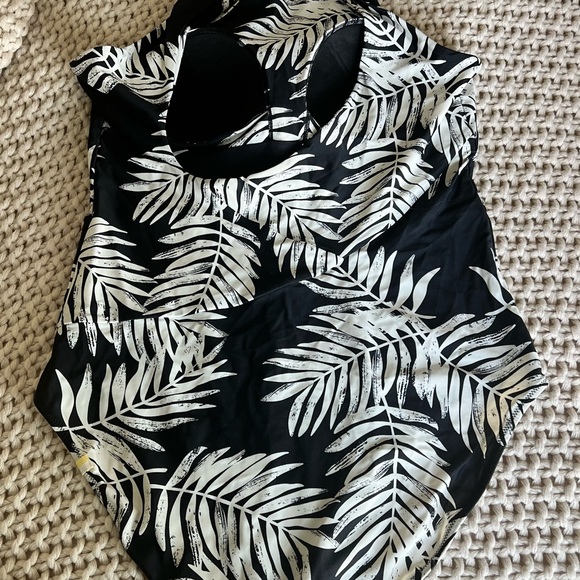 The Ruched Sidestroke - Palms in Sea Urchin size 10 - Picture 3 of 4